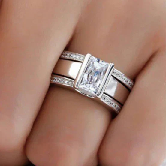 Bague en argent brillant au style vintage